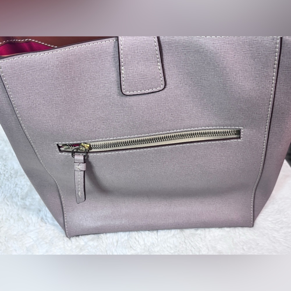 Dooney & Bourke Pink Shoulder Bag with Classic Elegance π¦’π€ - Picture 14 of 16